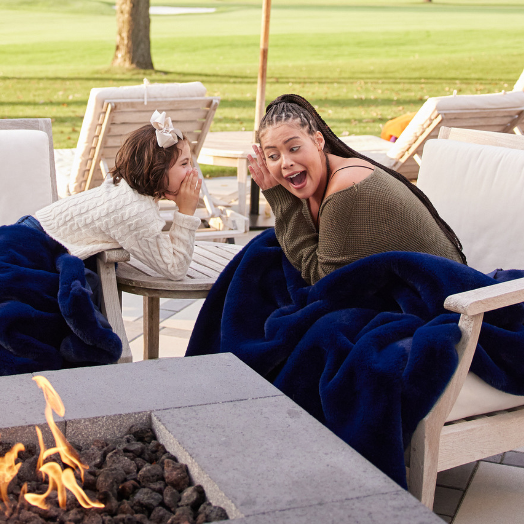 Outdoor fur blanket hotsell