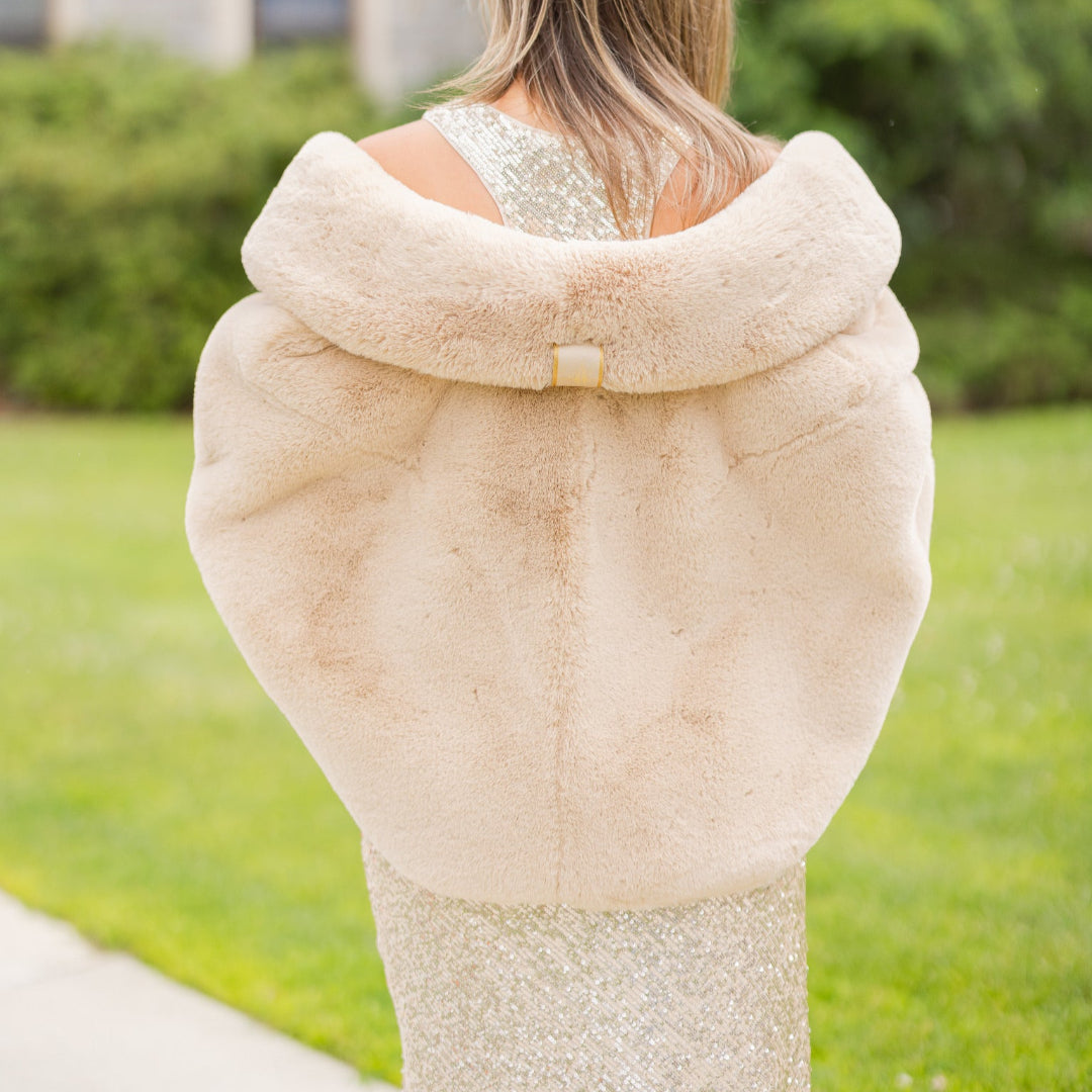 waterproof windproof faux fur evening wear outerwear pretty rugged collins capelet