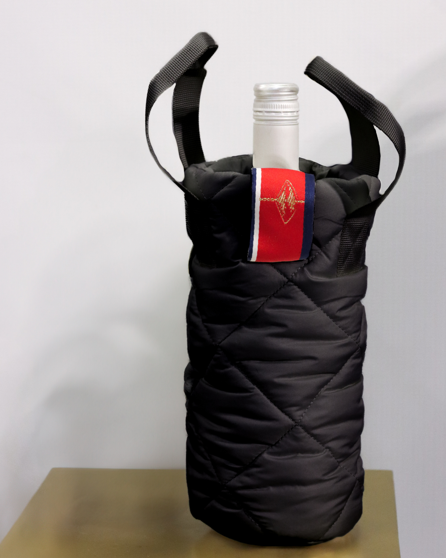 Puffer_Wine_Tote_Photos_1440_x_1440_px.png