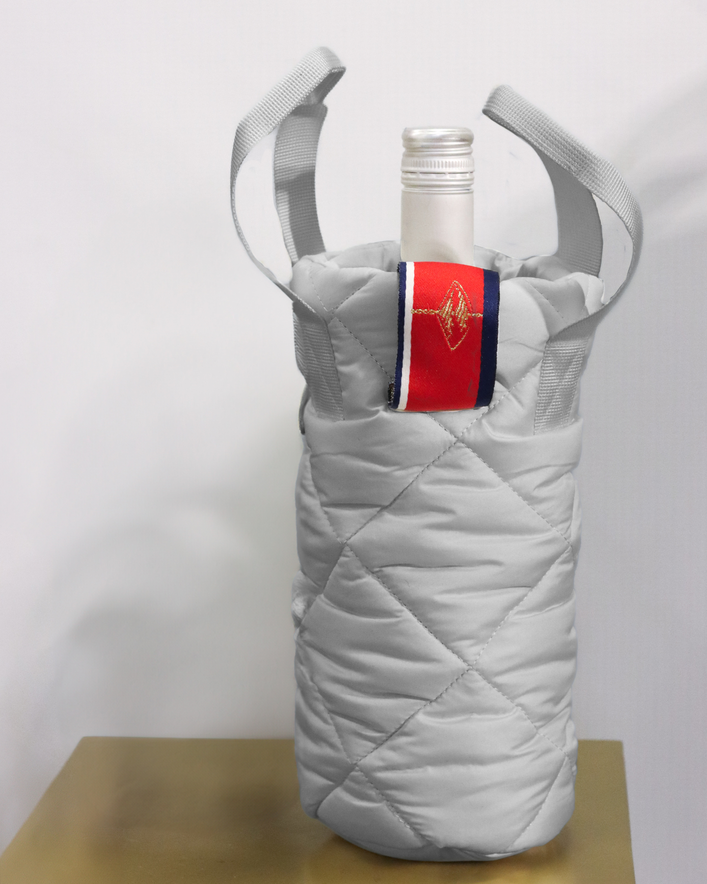 Puffer_Wine_Tote_Photos_1440_x_1440_px_2.png
